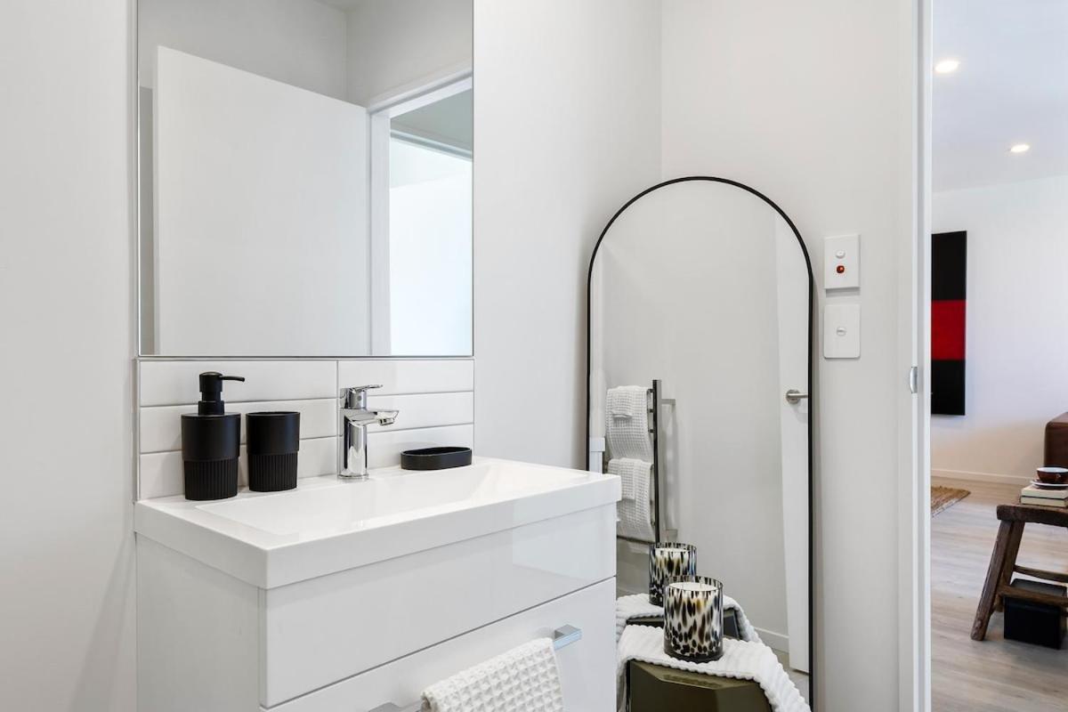 Serene Spaces On Tuam - 2 Bedroom Apartment Christchurch Exterior foto